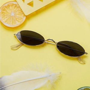 Oval shaped Sunglasses
